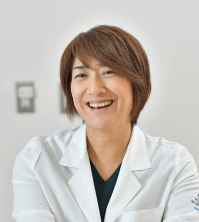 写真　佐藤さくら先生
